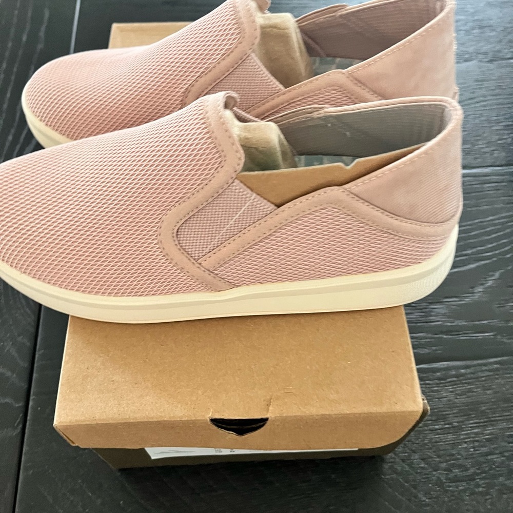 Ki‘ihele Leather Slip-On Sneaker (Women)